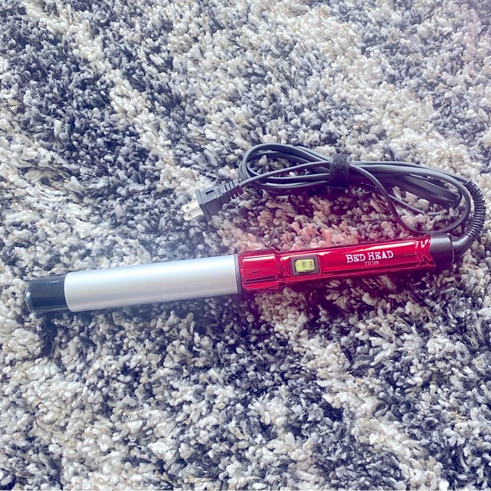 Nearly new TIGI Bed Head Curlipops 1 1/4” curling wand - Picture 1 of 7